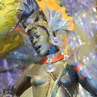 Nápadité a často nepříliš zahalující kostýmy ke karnevalu patří.