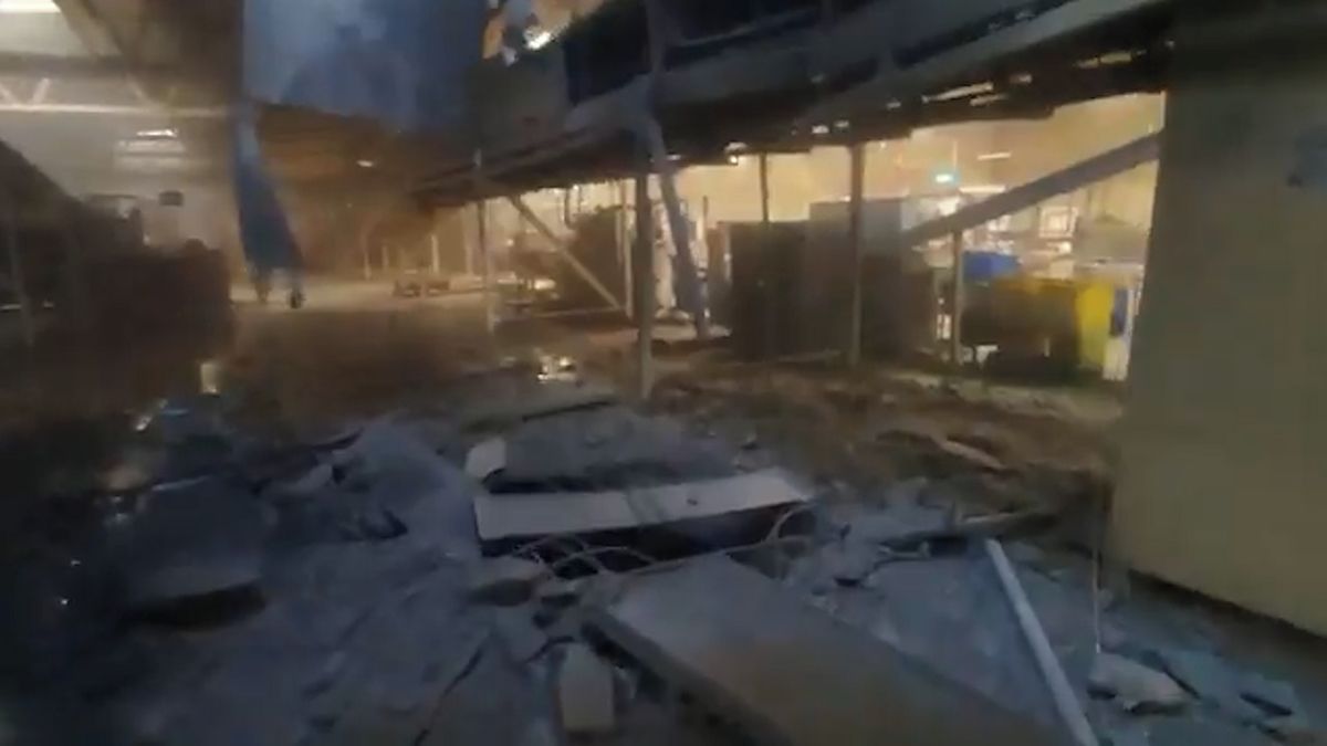 Rusové zaútočili na americkou továrnu na Ukrajině