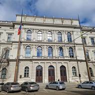 Vlajka vlaje i před Ústavním soudem