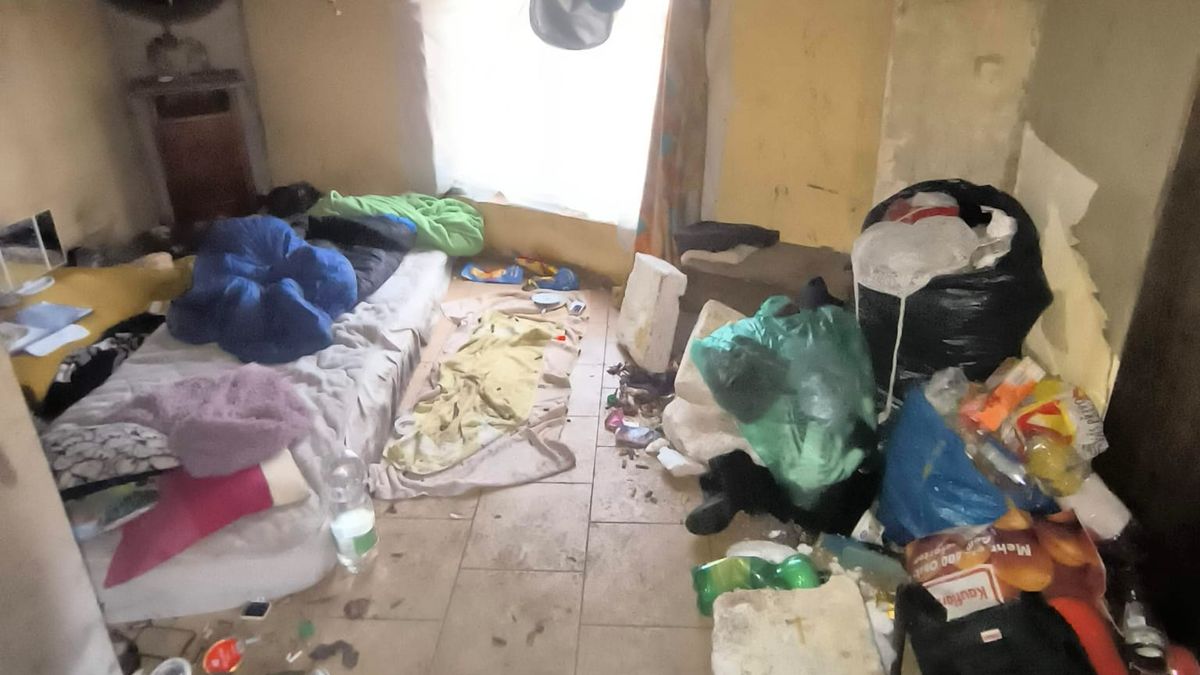 Hledaný recidivista se s manželkou před vězením ukrýval v neobydleném domě na Zlínsku