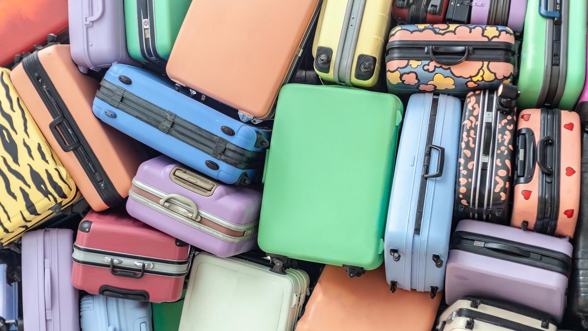 Jak odradit zloděje zavazadel? Záleží na barvě kufru, materiálu i obalování fólií