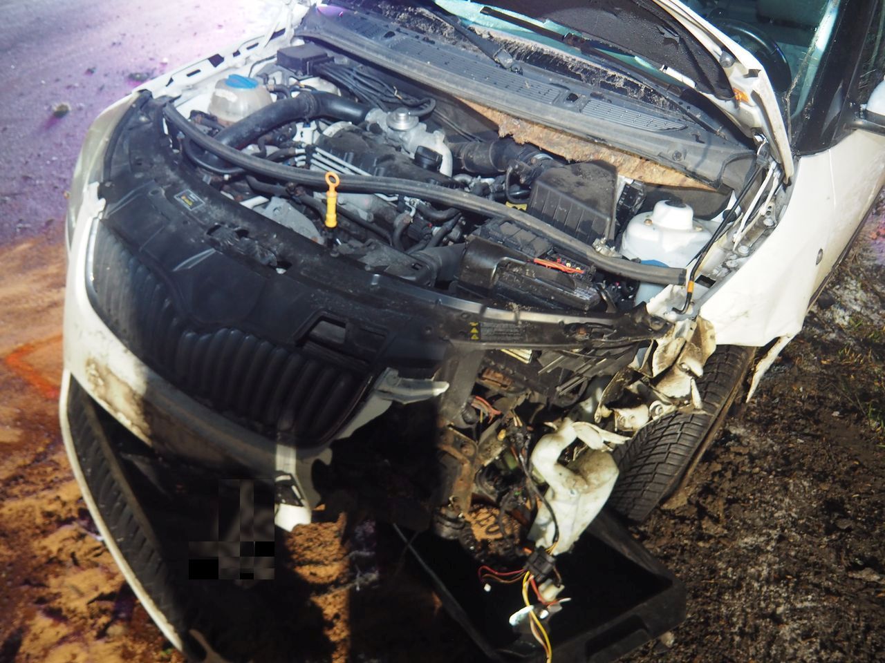 Opilý řidič zdemoloval na Šumpersku auto nárazem do odvodňovacího příkopu