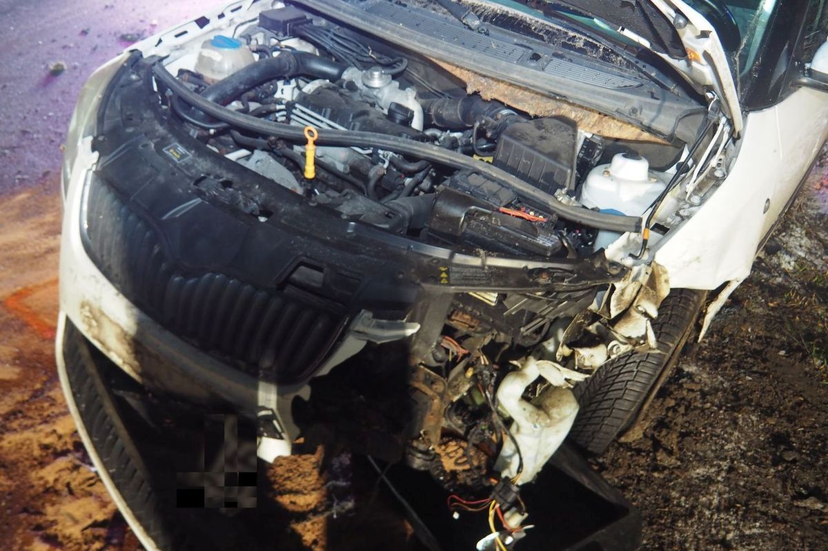 Opilý řidič zdemoloval na Šumpersku auto nárazem do odvodňovacího příkopu