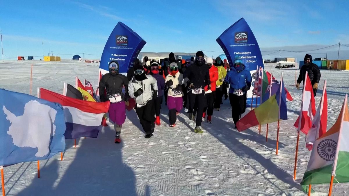 Sedm maratonů v sedmi dnech na sedmi kontinentech. Extrémní závod zná vítěze