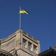 Vlajka napadeného státu vlaje nad Ministrem průmyslu a obchodu.