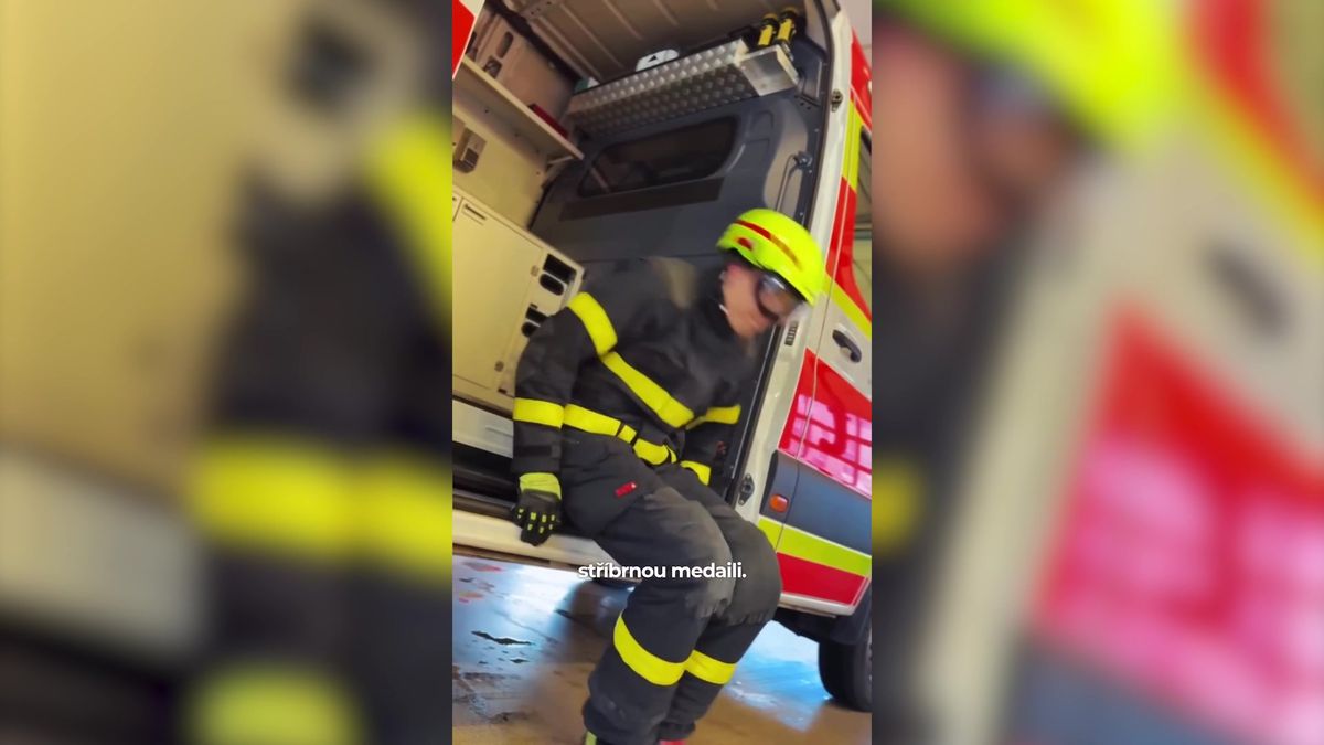 Ostravští hasiči svérázně parodují olympiádu, jejich pocta českým sportovcům boří internet