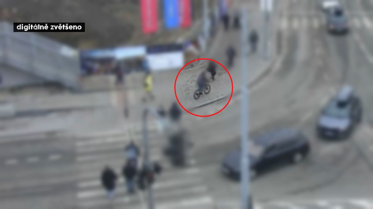 Opilý cyklista v Brně kličkoval na kole mezi chodci, nadýchal 3,5 promile alkoholu