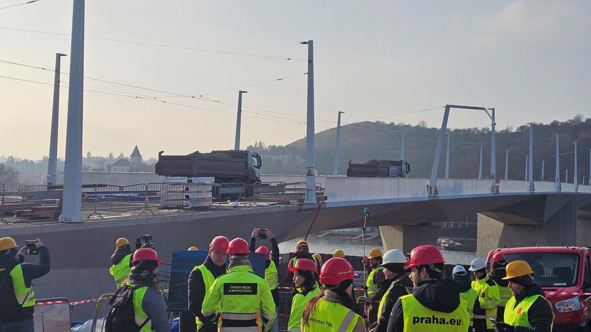 Anketa dopadla jednoznačně: Nový pražský most by se měl jmenovat Dvorecký