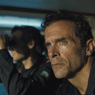 Obětavý kapitán řecké pobřežní hlídky Stavros (Constantine Markoulakis)