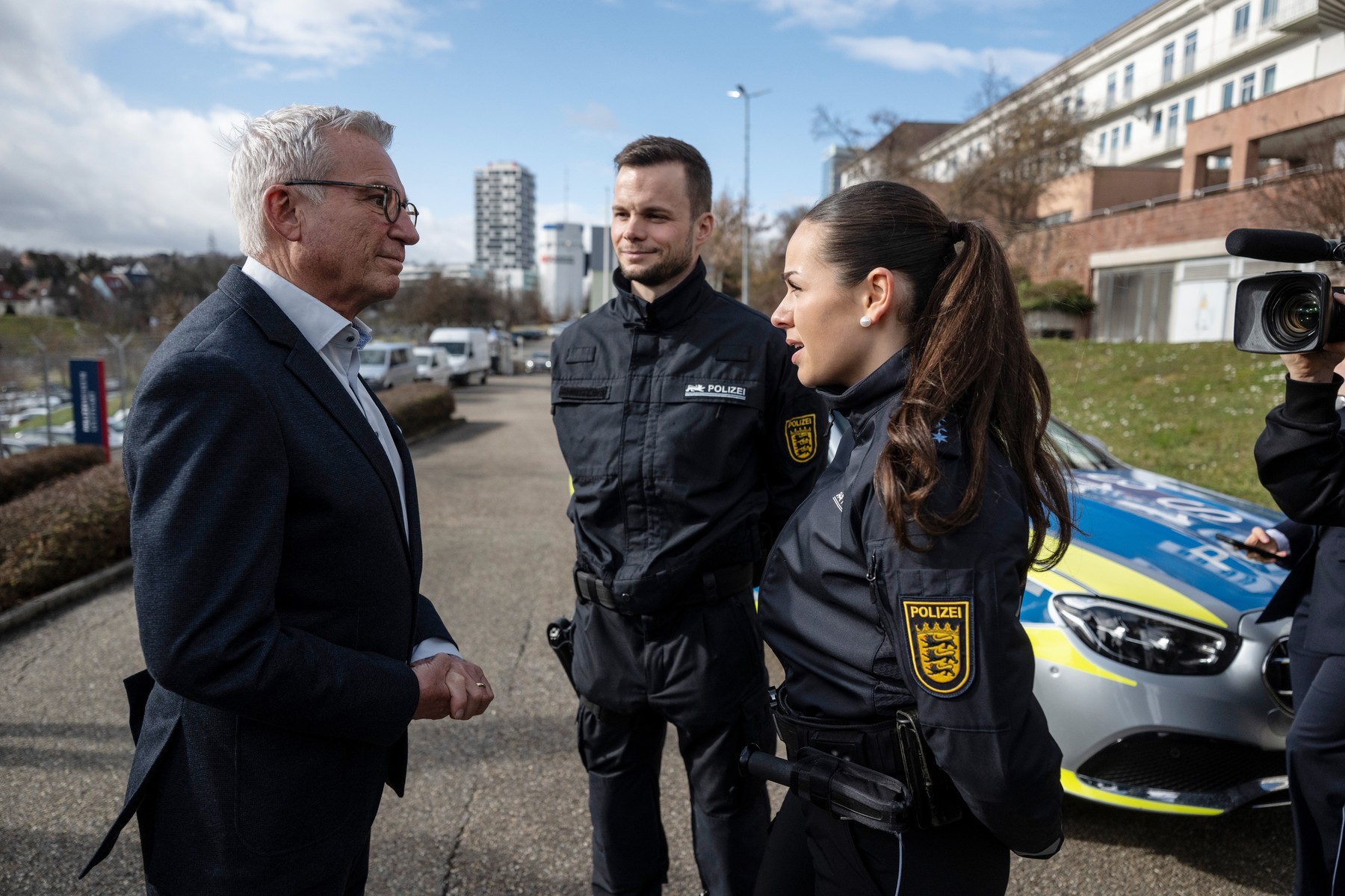 Kdo zaútočí na policistu nožem, sám se rozhodl zemřít, vzkázal agresorům německý zemský ministr