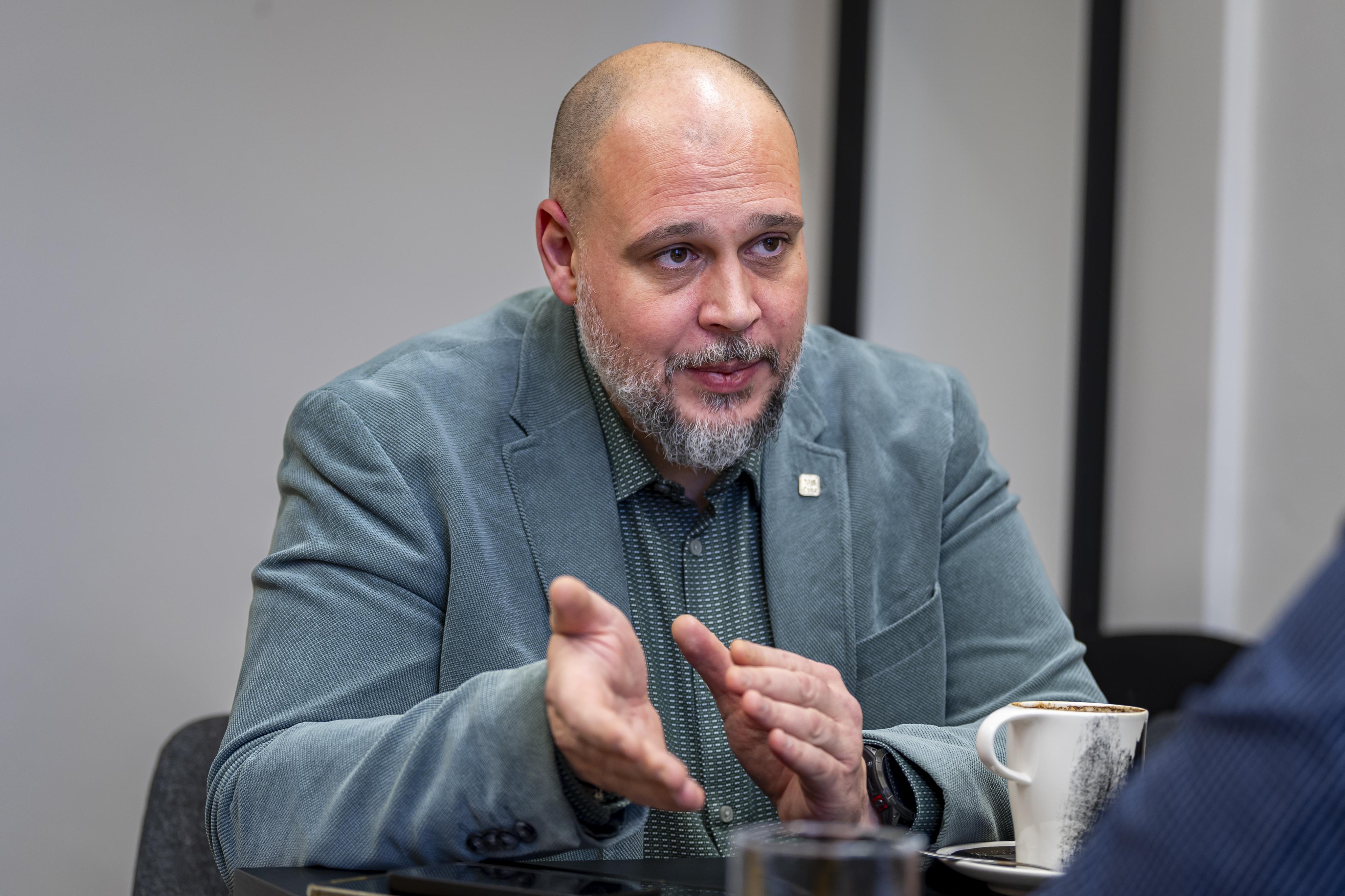 Evidovat se nově musejí i SVJ. Pokuty ale nebudou na prvním místě, říká šéf sociální správy Boháček