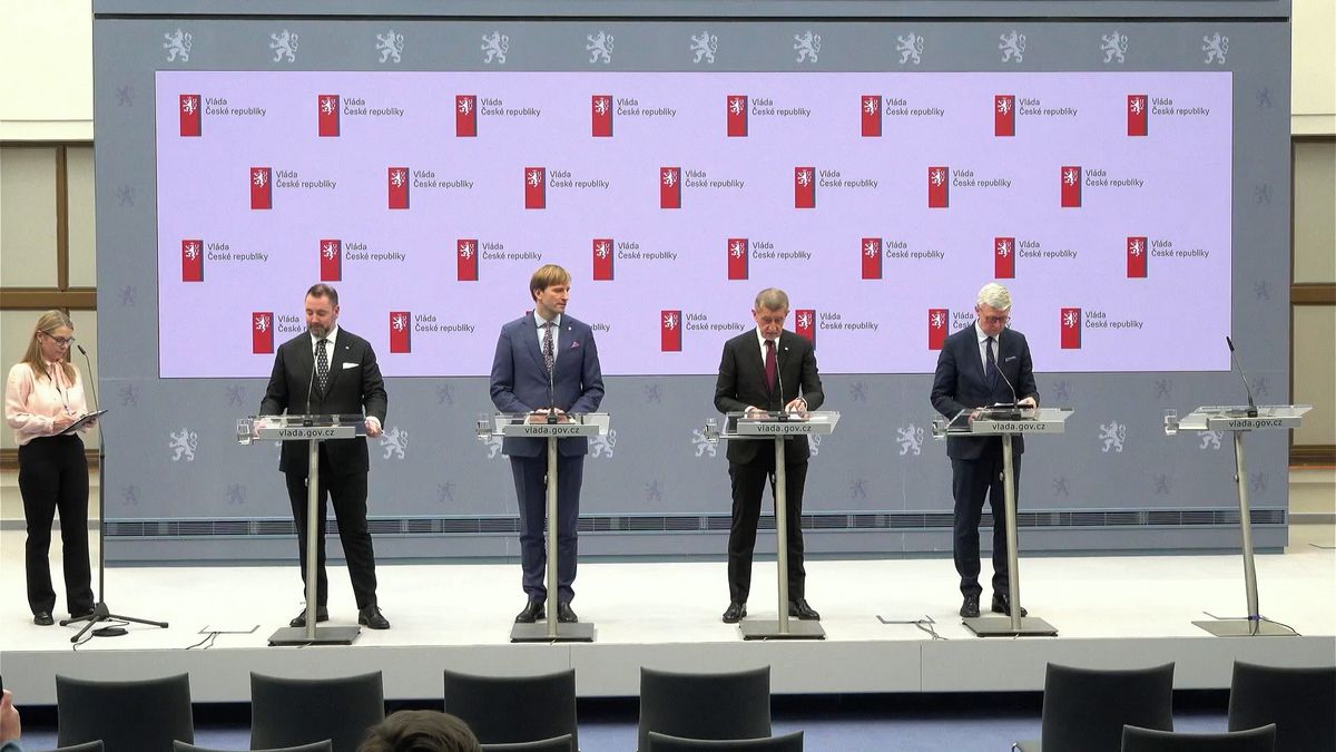 Vláda chce získat mnohem větší vliv ve státě, Česku kvůli tomu hrozí problémy