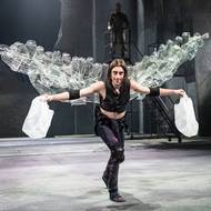 Pavel Neškudla se coby Ikaros pokusí ovládnout nebesa.