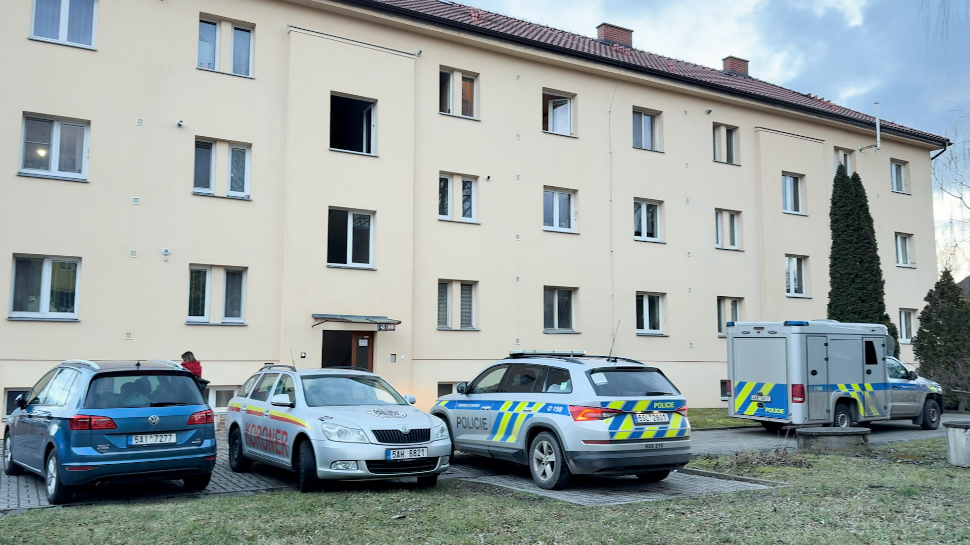 Na Nymbursku nalezli policisté v bytě dva mrtvé