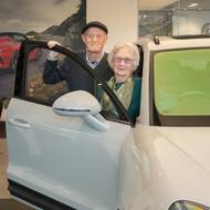 Vůz si nadělili na sedmdesáté výročí svatby.