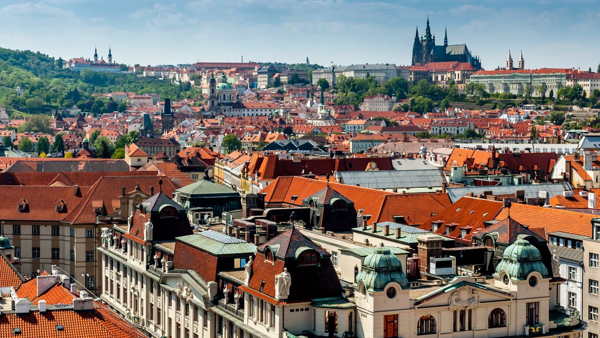 Opozice chce omezit krátkodobé pronájmy a vrátit do hry eTuristu. Ministerstvo preferuje vlastní návrh