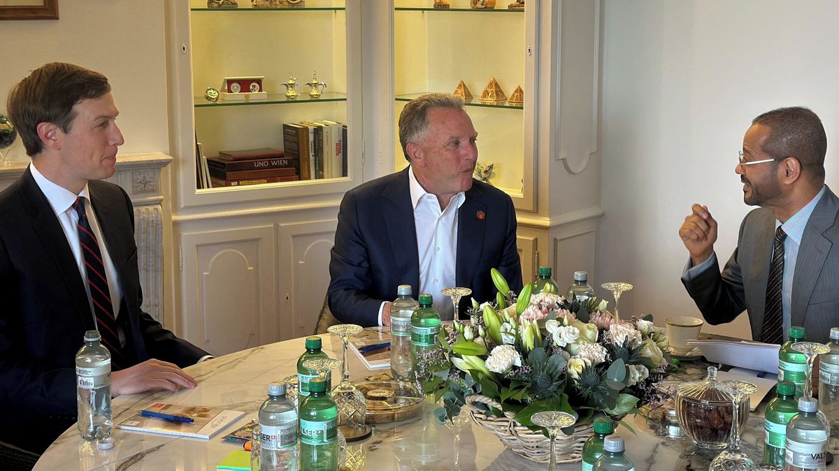 Horká půda v Ženevě: Sotva skončila jednání s Íránem, USA zahájily rozhovory s Rusy a Ukrajinci