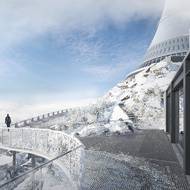 Výstup z lanovky na horní stanici.