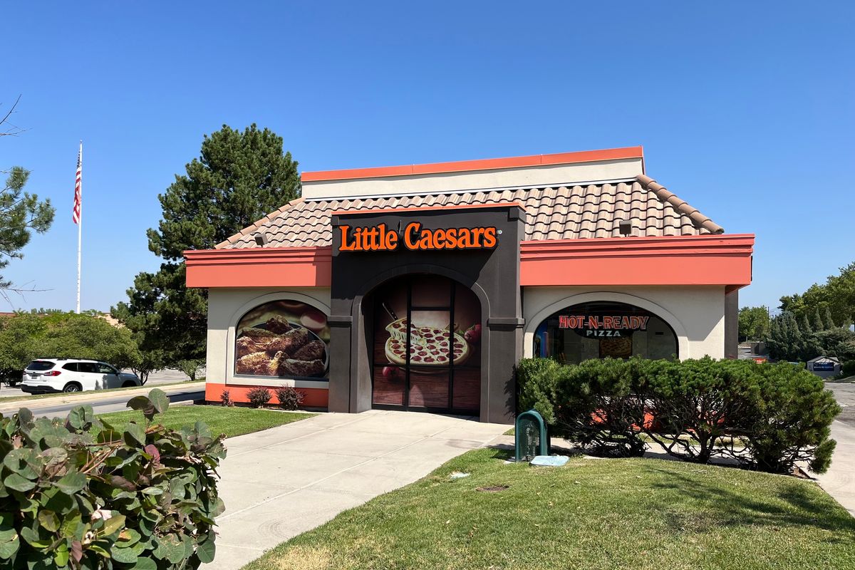 Američan se vloupal do fastfoodu a začal prodávat pizzu