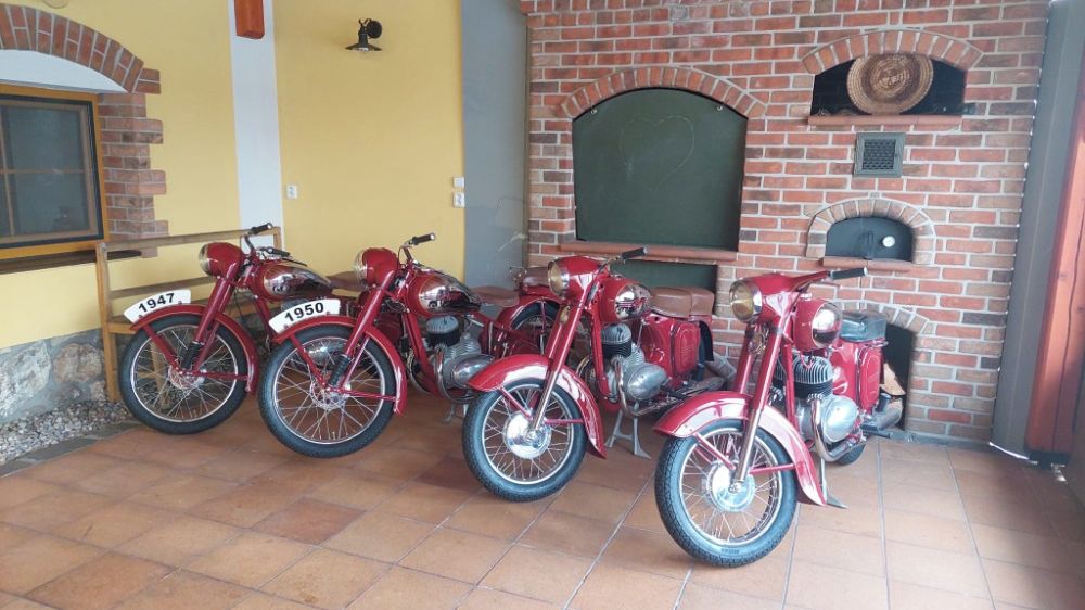 Zloděj ukradl na Českobudějovicku historické motorky za milion