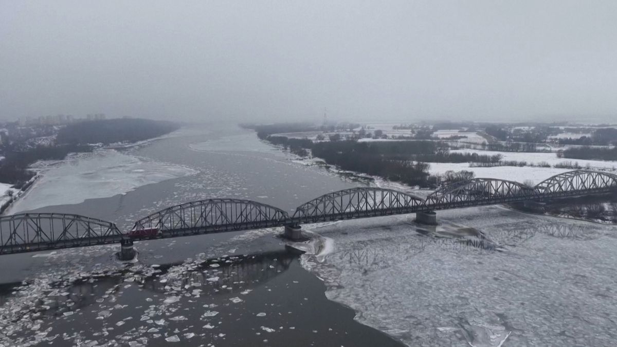 Ledy povolily. Polsko po extrémních mrazech ohrožují povodně