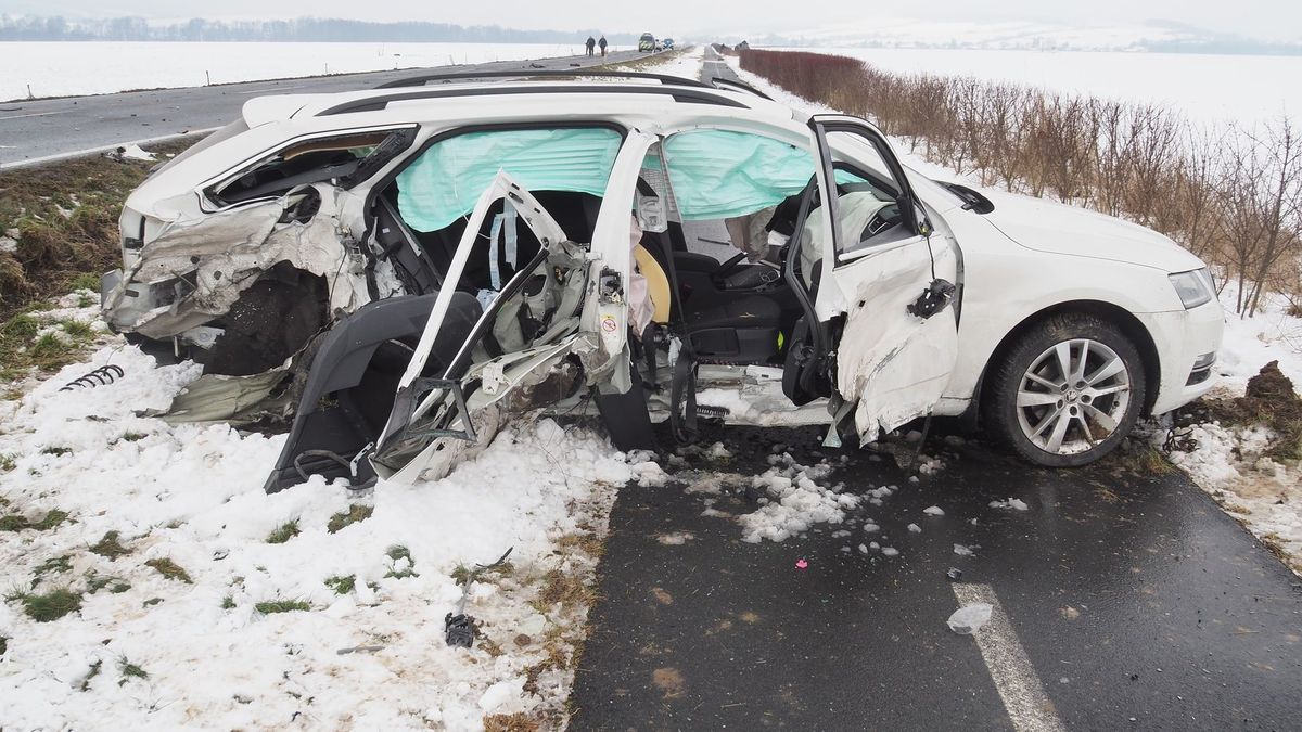 „Při výslechu ve mně budil hrůzu.“ Policie obvinila muže, který v Šumperku bodl taxikářku do krku a pak schválně boural