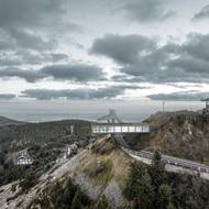 Pohled na horní stanici lanovky.