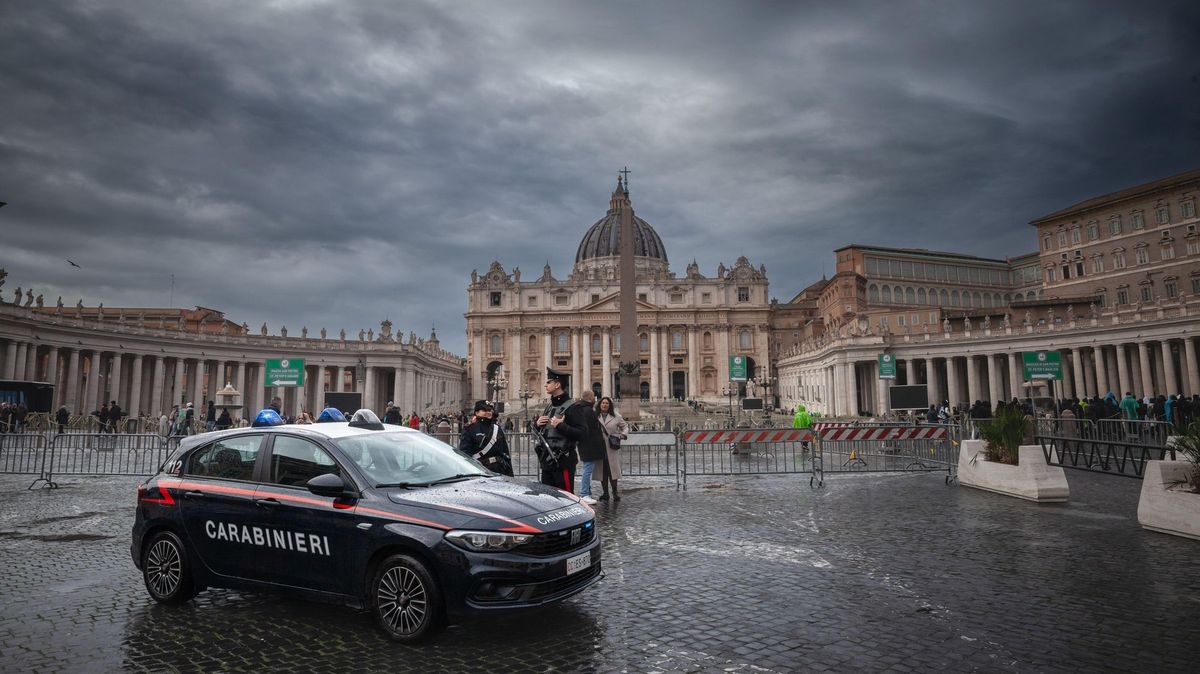 Český farář, kterého zadrželi ozbrojeného ve Vatikánu, vyvázl bez trestu