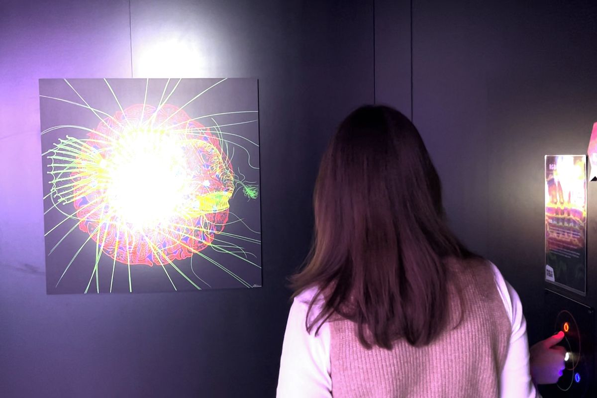 Brněnská VIDA! si vyrobila novou neviditelnou harfu, zpívající lavičku i lasery pro budoucí špiony