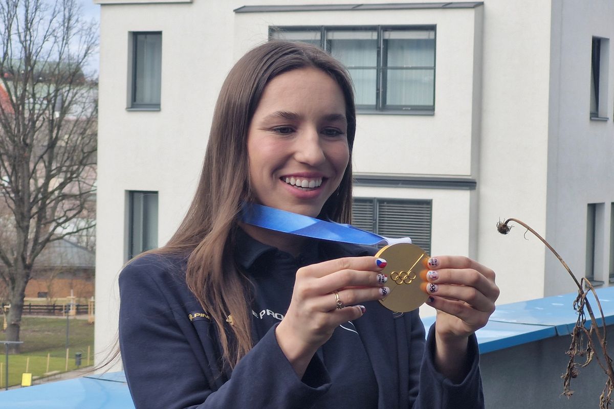 Medaile si už kousla do asfaltu, přiznala zlatá Maděrová po návratu z Milána