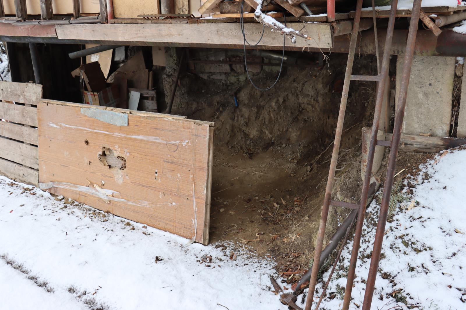 Dvojice na Náchodsku unesla muže. Informace z něj chtěli získat použitím kyseliny