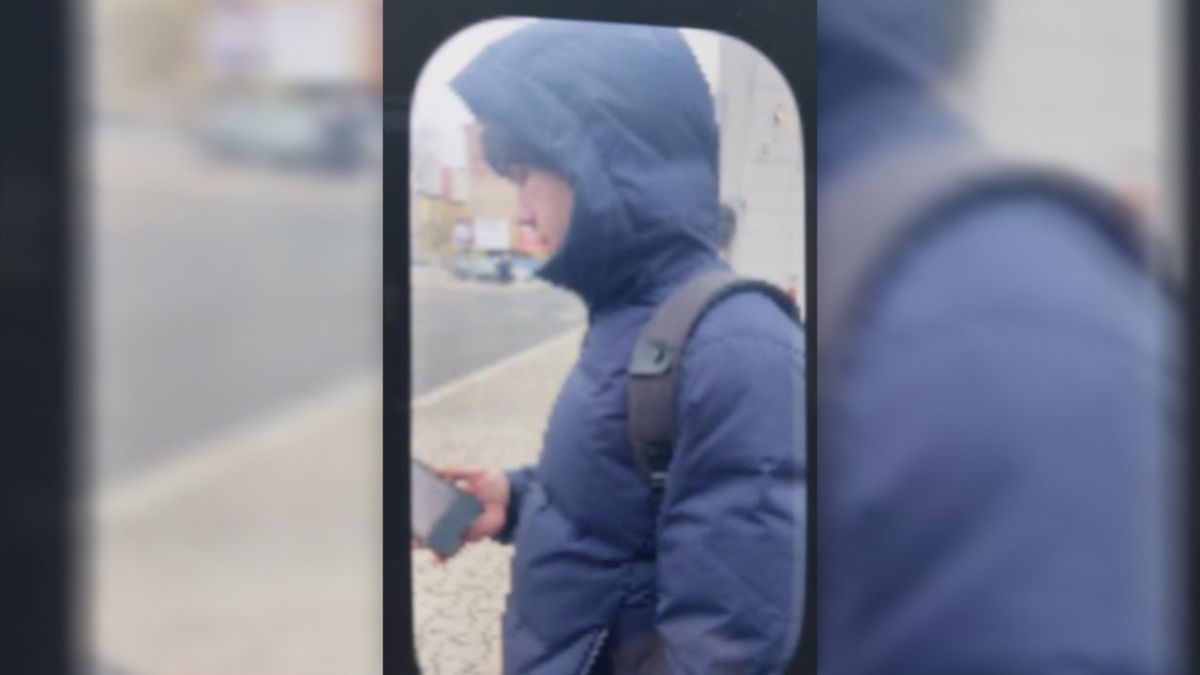 Při předání statisíců stačila podvedená žena v Ostravě falešného policistu i vyfotit