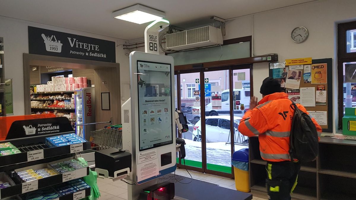 Stále více prodejen na maloměstech po běžné zavírací době funguje dál bez obsluhy