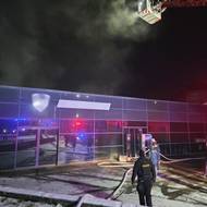 Hořet začalo necelou hodinu před půlnocí.