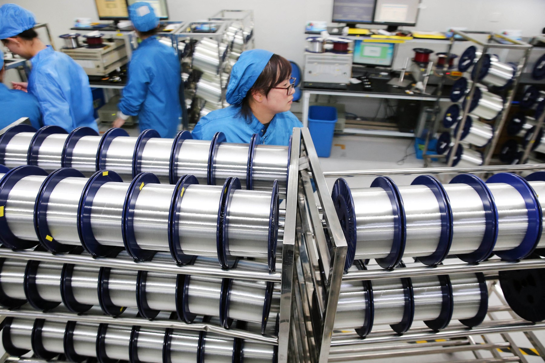 Rusko loni koupilo desetinu světové produkce optických vláken, vlastní továrnu neopravilo