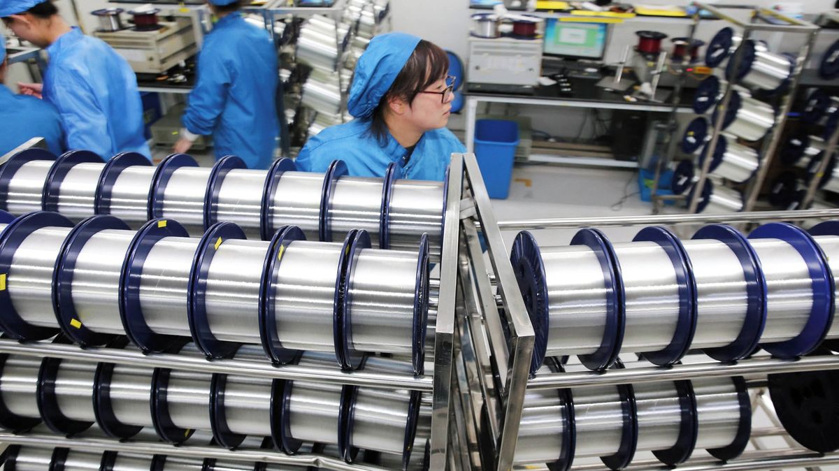 Rusko loni koupilo desetinu světové produkce optických vláken, vlastní továrnu neopravilo