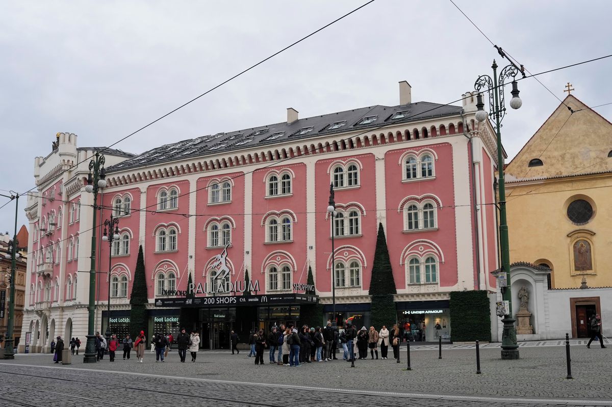 Jak na investice? Z akcií lze ročně získat desetinu, zlatým středem jsou nemovitostní fondy