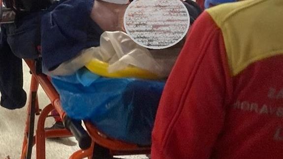 V domě na Opavsku vybuchl kotel, muže transportoval ve vážném stavu do nemocnice vrtulník