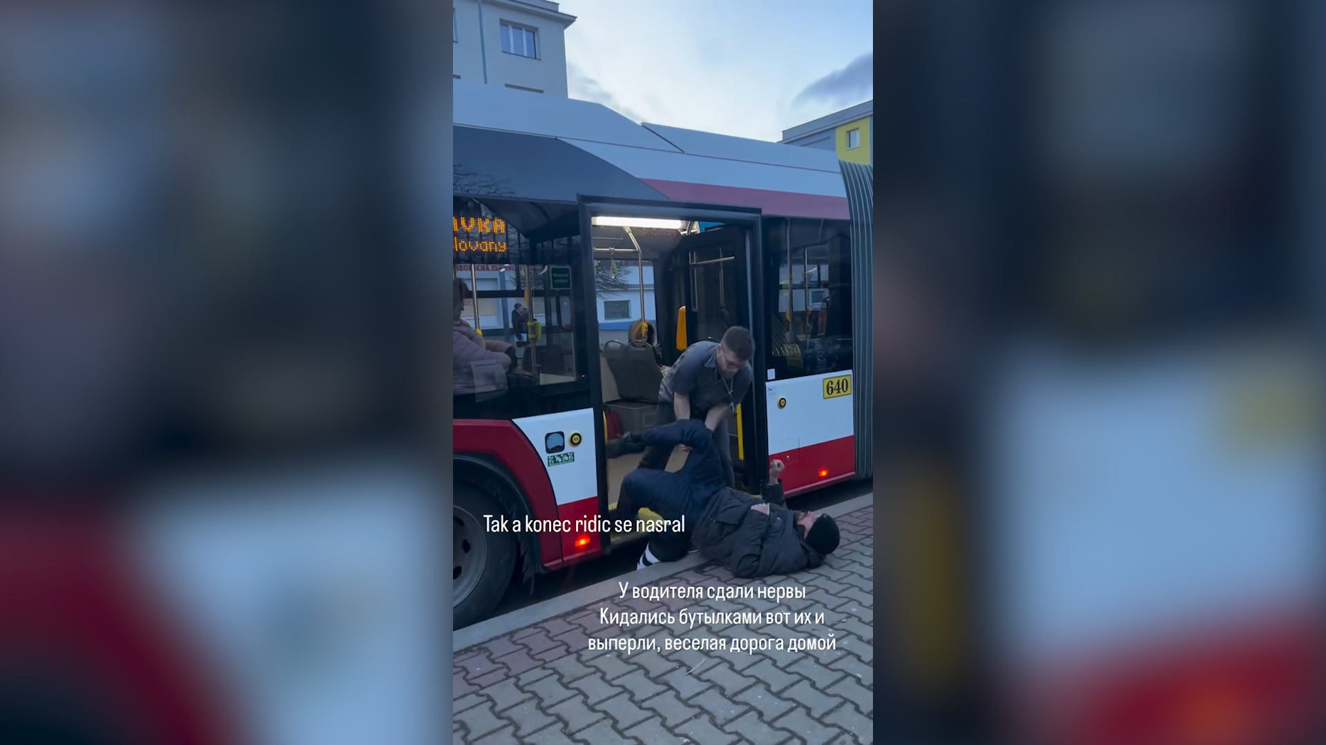 Řidič autobusu v Plzni vyhodil dva cestující, podle vedení jednal správně