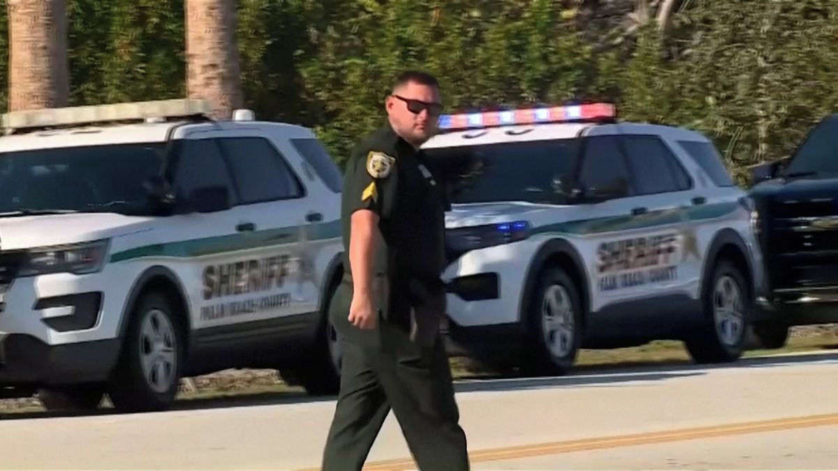 Mladík, kterého zastřelili u Trumpova sídla, byl posedlý Epsteinem