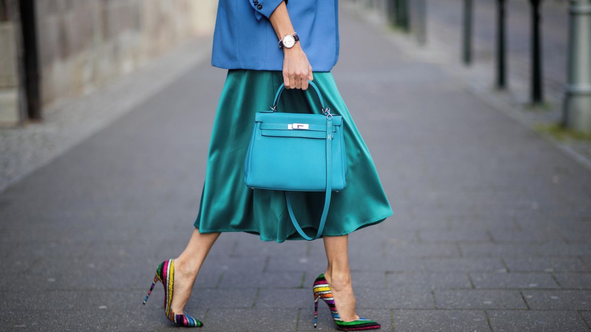 Barvy roku 2026: Oblékněte se do obláčkově bílé, hlubinné zelené i energické oranžové