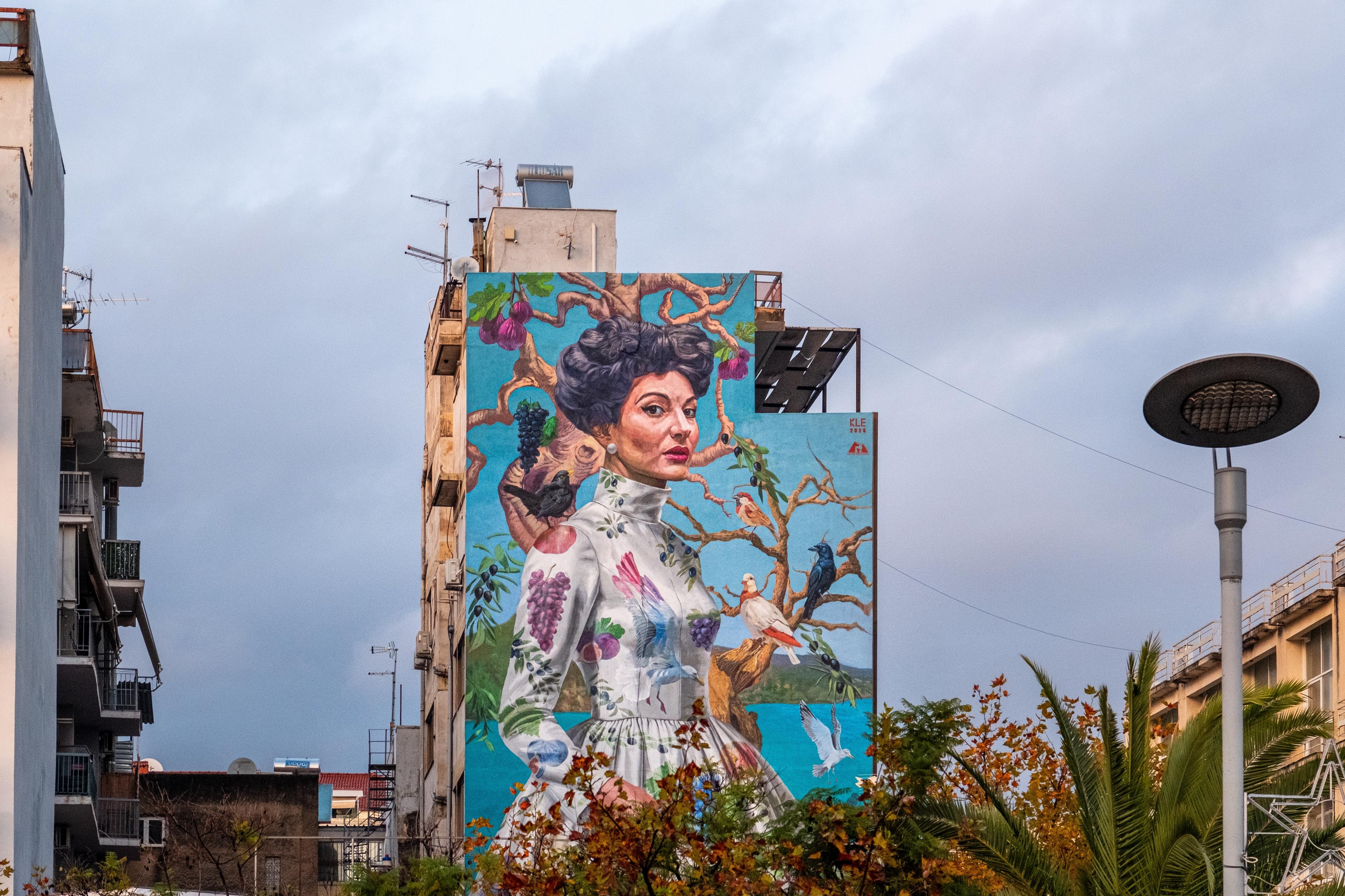 Řecké město proslavily lahodné olivy. A teď i nejkrásnější nástěnná malba světa