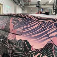 Masivní C-sloupek navazuje na koncept Vision 7S.