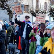 Demonstrující upozorňovali na hulvátské chování ministra zahraničí Macinky.