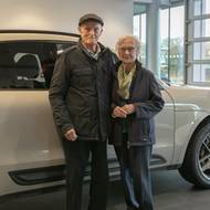 Audrey a Derek Evansovi u svého Porsche Macan