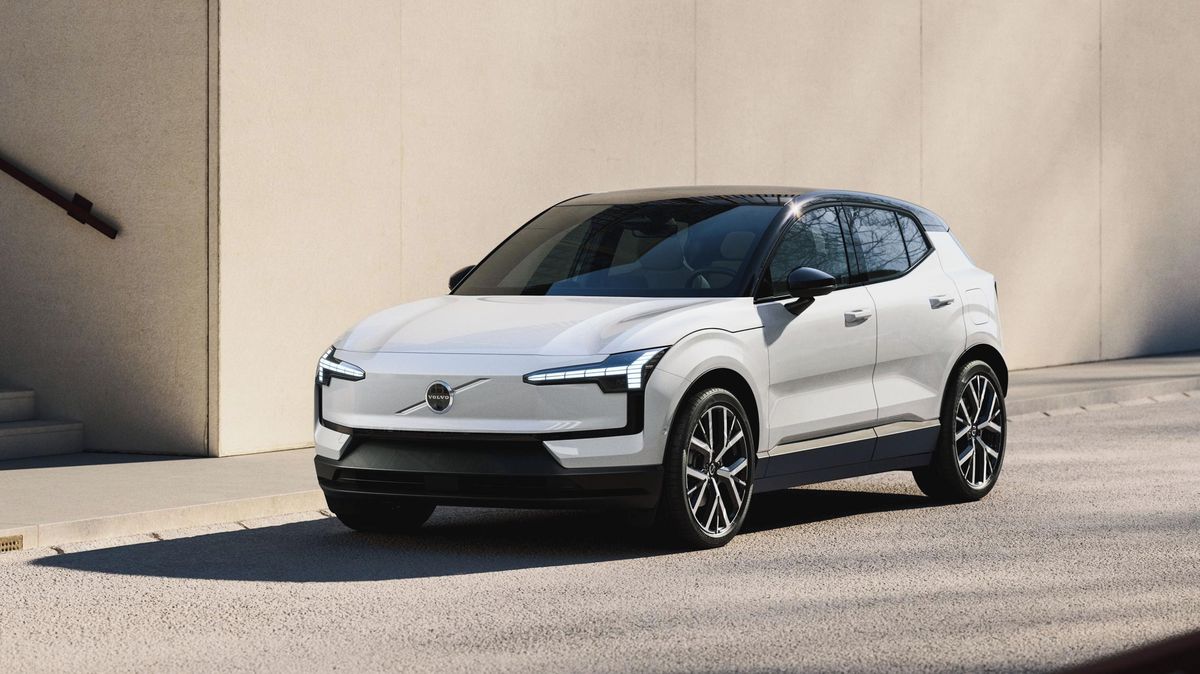 Volvo svolává desetitisíce vozů EX30, jejich baterie nejsou bezpečné