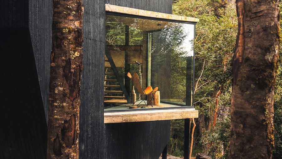 Modulární dřevěné chatky v Patagonii respektují terén i stromy