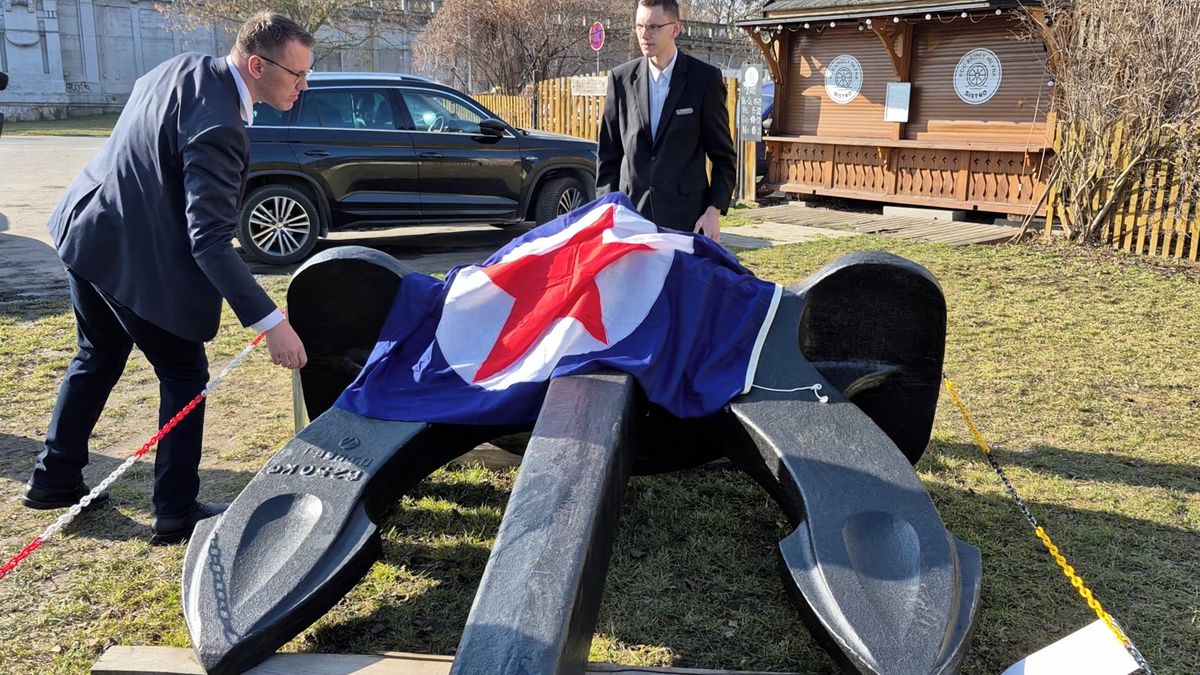 Suchozemské Československo mělo velkou námořní flotilu, teď se vrací kotva poslední existující lodi