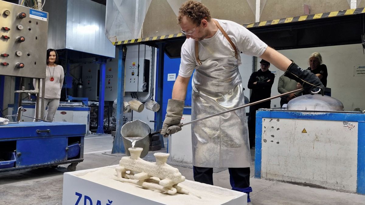 V Tupesech odlévají relikviář pro první blahořečené oběti totality