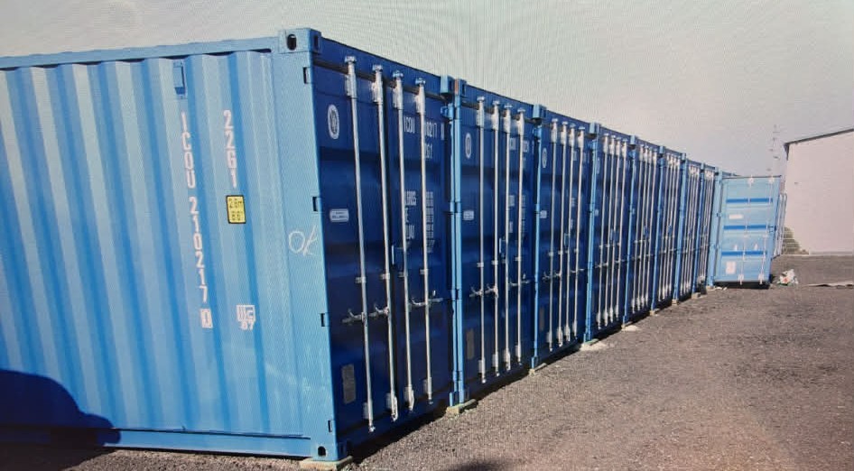 V lodním kontejneru v Písku našli dvě mrtvoly